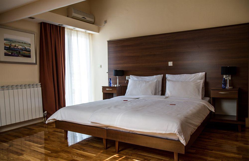 Hotel M Podgorica Ngoại thất bức ảnh